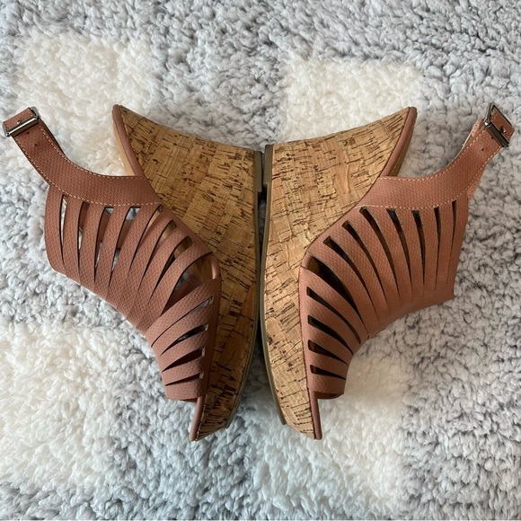 Jayda 4” Cork Wedge Sandal from Sugar - Size 8 - Picture 3 of 6